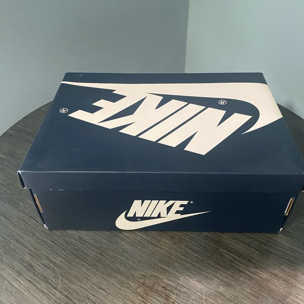 NWT Nike Women's Jordan 1 Retro High OG - Atmosphere, 7.5 - Picture 16 of 16